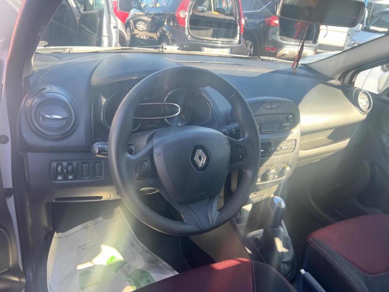 Renault clio 1.2 benz.-full-2013