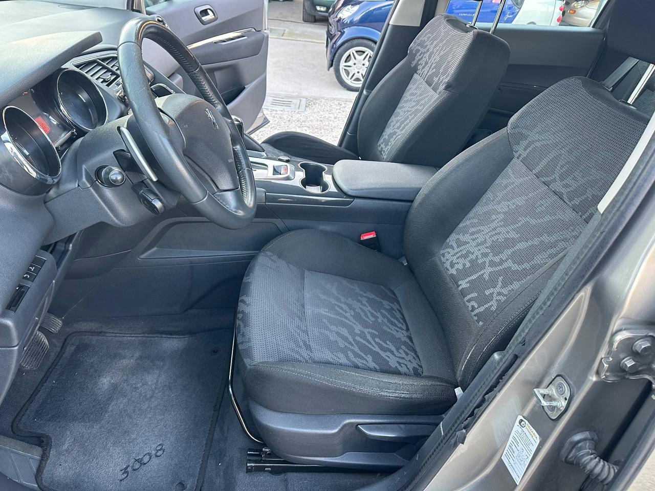 Peugeot 3008 1.6 HDi 110CV cambio robotizzato