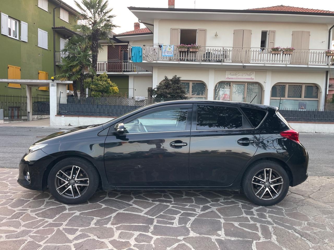Toyota Auris 1.4 D-4D Lounge
