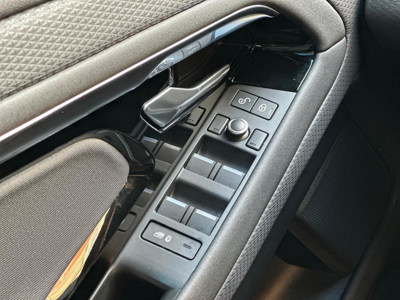 Land Rover Range Evoque 2.0D 180CV R-Dynamic TETTO