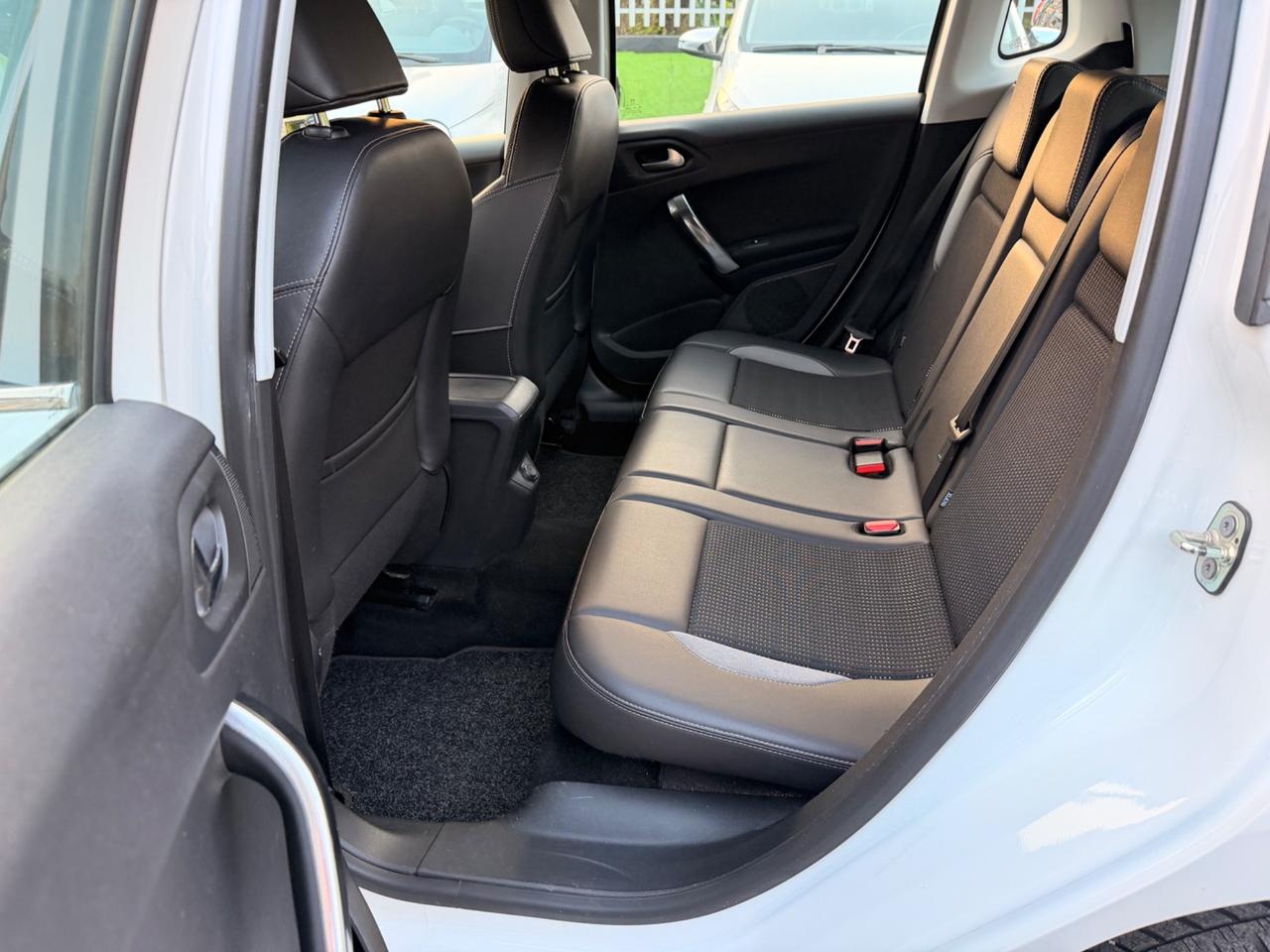 Peugeot 2008 1.6 e-HDi 92 CV Stop&Start Allure