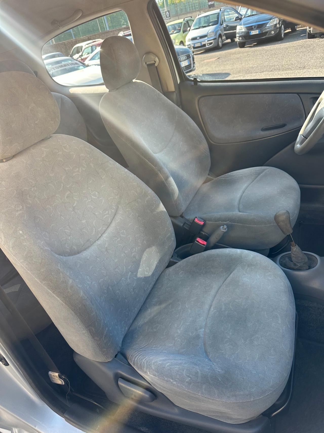 Toyota Yaris NEOPATENTATI