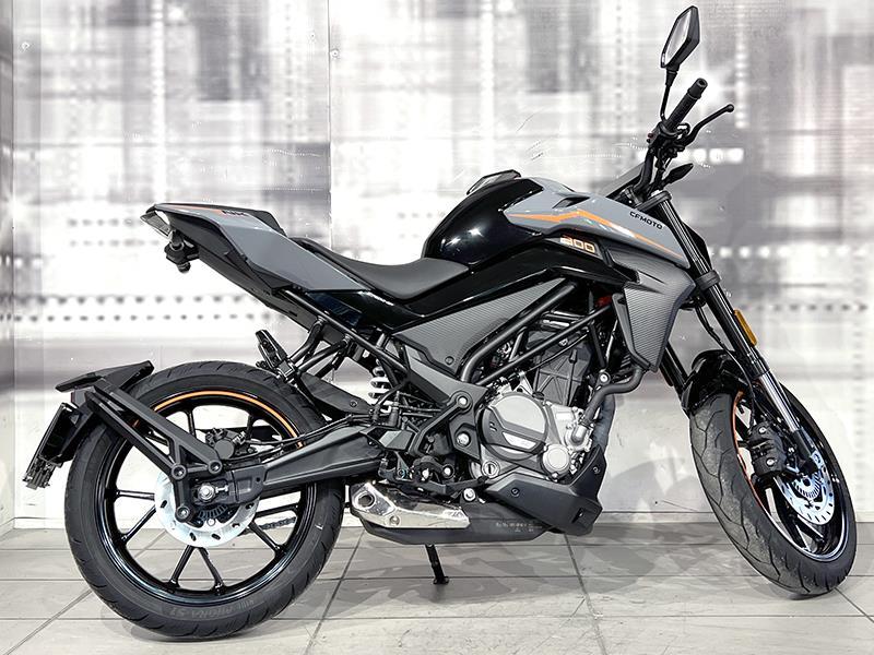 CFMoto 300 NK