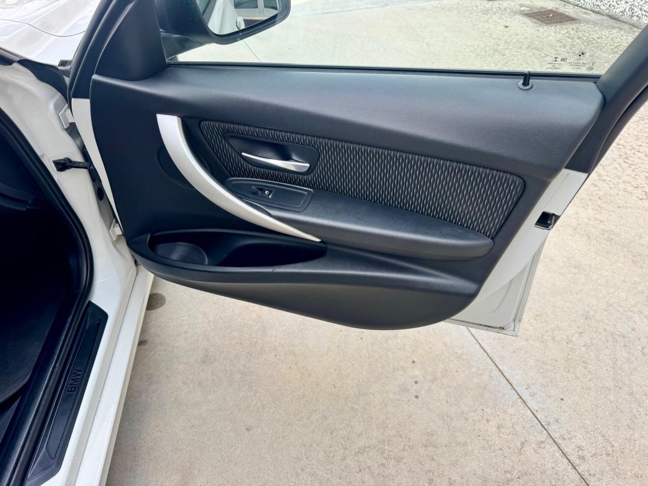 Bmw 320 320d xDrive Touring Business Advantage