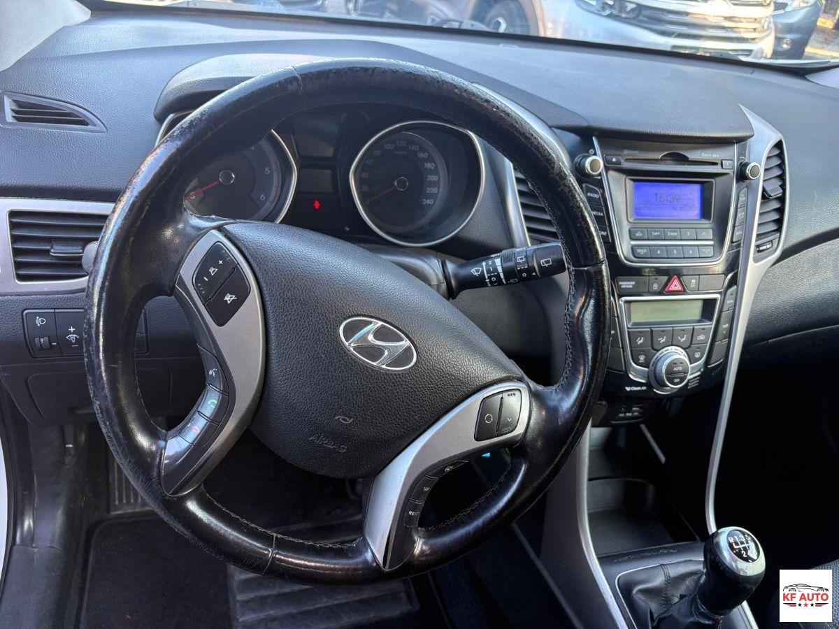 HYUNDAI - i30 - 1.6 CRDi 5p. Classic