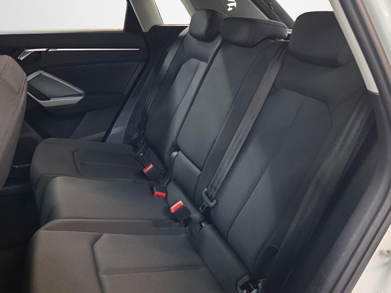 Audi Q3 45 TFSI e S tronic Business