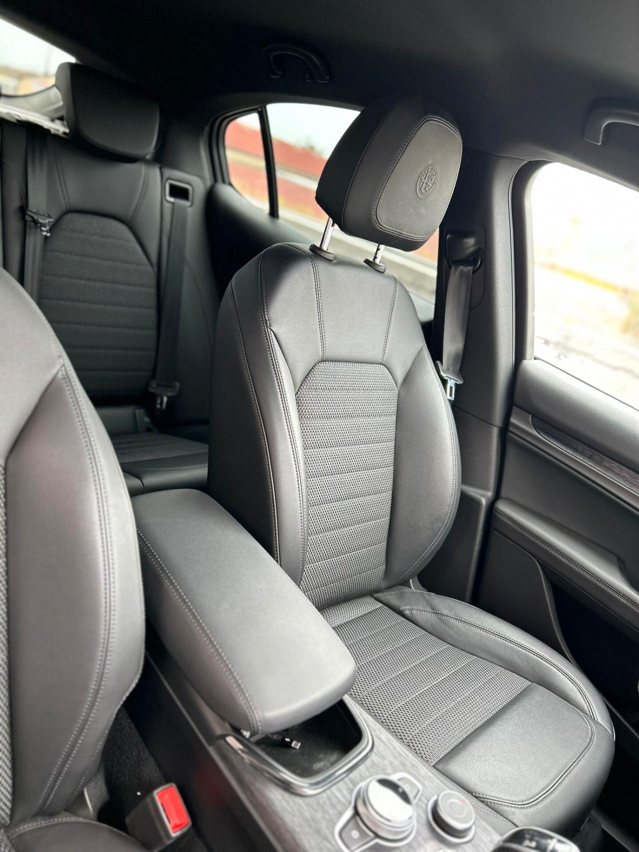 Alfa Romeo Stelvio 2.2 Turbodiesel 160 CV AT8 RWD Sprint