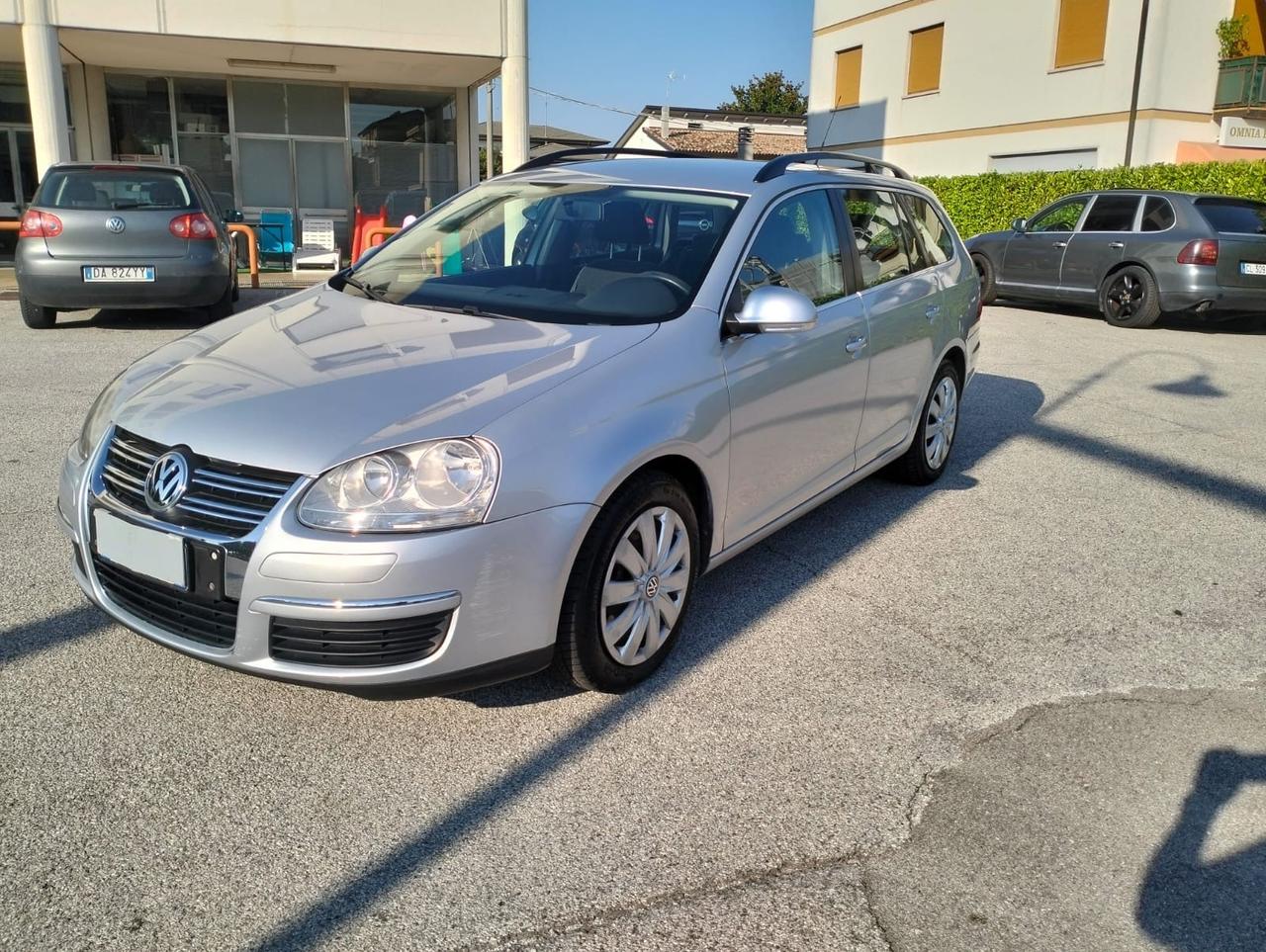 Volkswagen Golf Var. 1.6 Comfortline