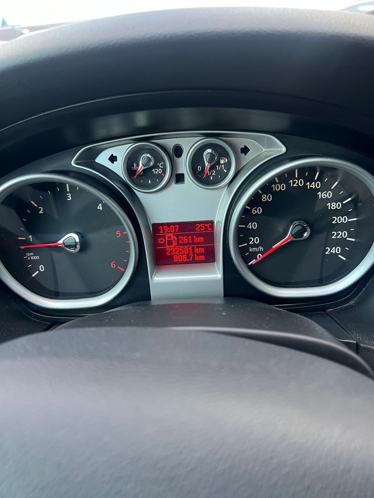 Ford Focus 1.6 TDCi (110CV) 5p. Tit. DPF