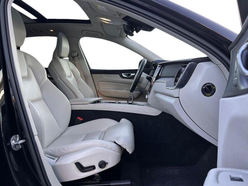 Volvo XC60 B4 197+14 CV Mild Hybrid Diesel Automatico Plus Dark N1 Autocarro