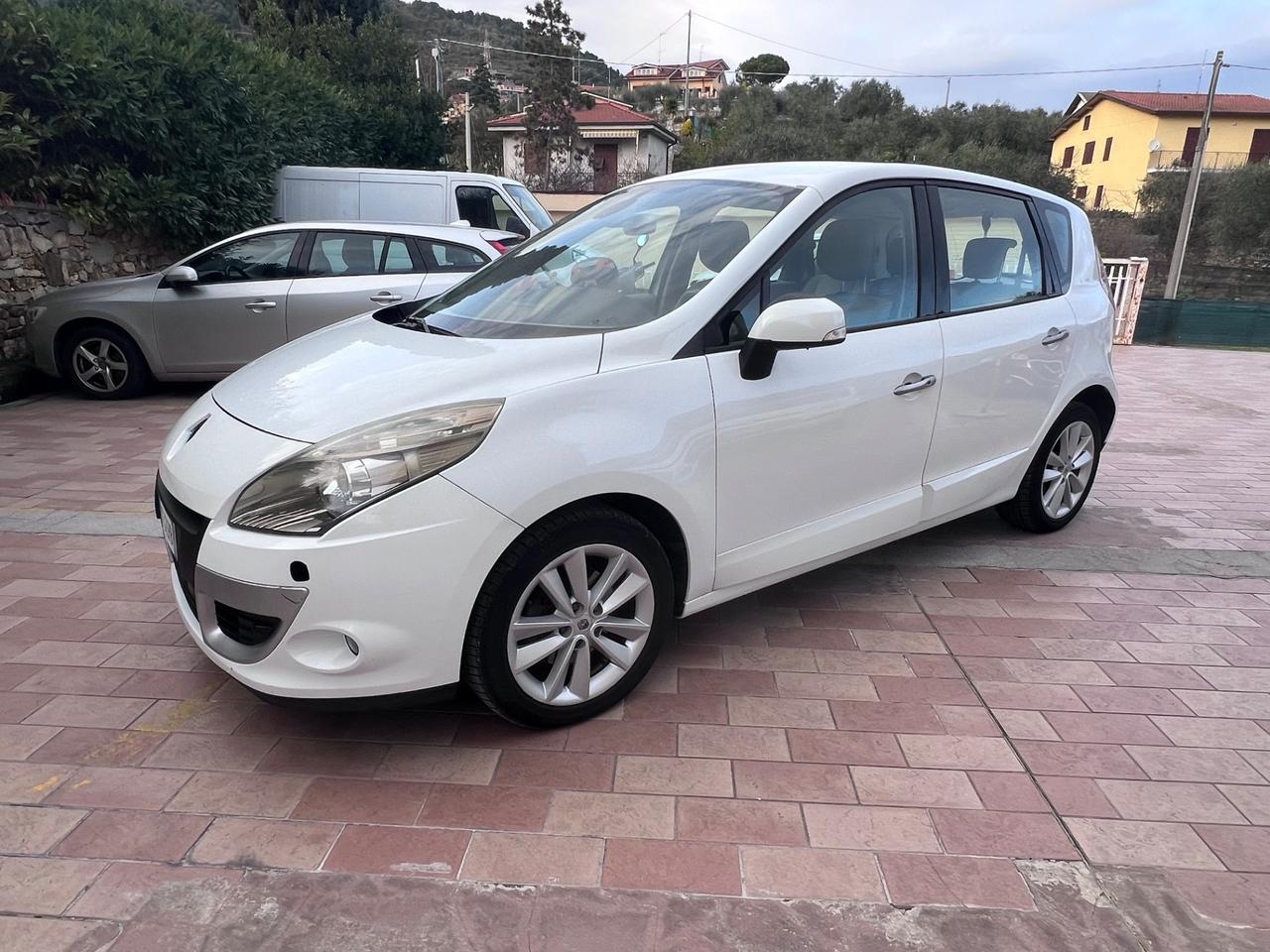 Renault Scenic Scénic X-Mod 1.9 dCi 130CV Luxe