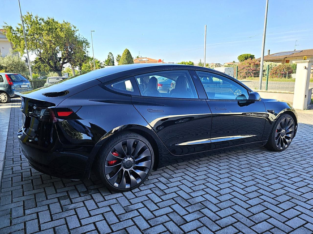 Tesla Model 3 Performance