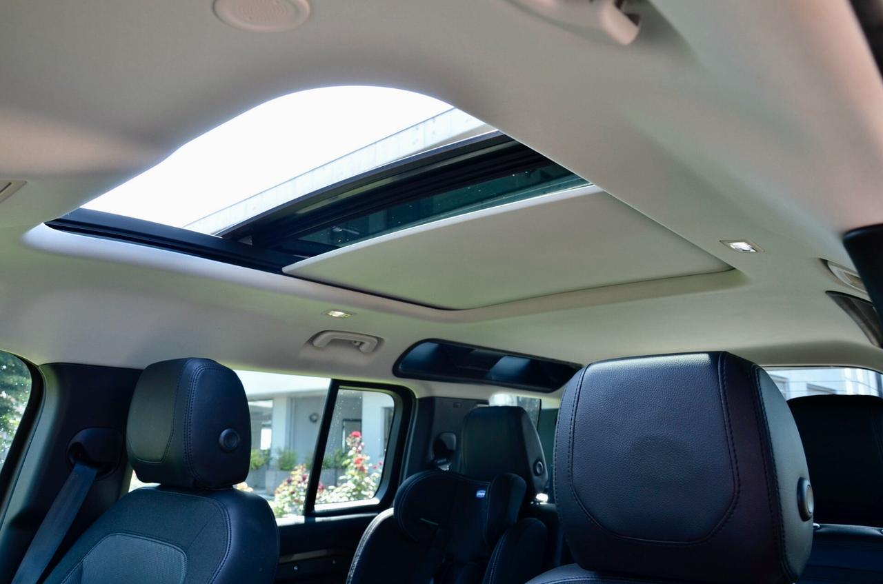 LAND ROVER DEFENDER 2.0d SD4 AWD 240cv 7 POSTI AUTO, GARANZIA UFF LAND ROVER, UFF ITALIANA, SERVICE UFF LAND ROVER, EURO 6D, TETTO, HI-FI MERIDIAN, FARI LED, PERMUTE