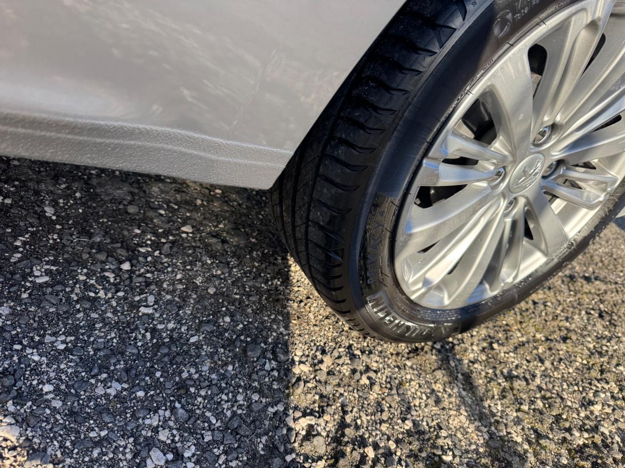 Peugeot 208 PureTech 82 5 porte Active NEOPATENTATI