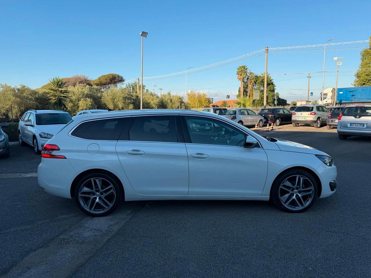 Peugeot 308 1.6 BLUEHDI 120 EAT6 S&S SW ALLURE 2016