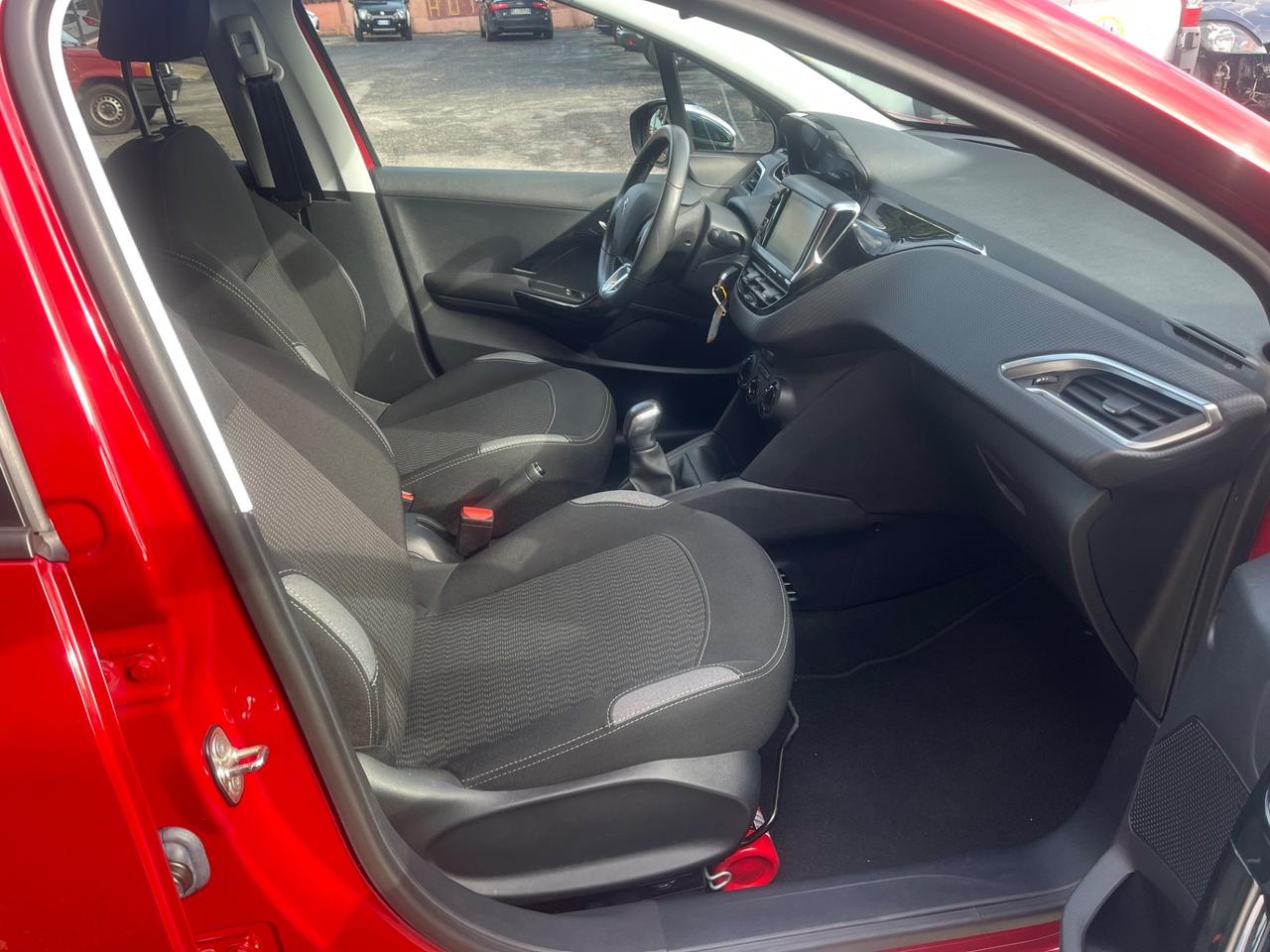 Peugeot 208 PureTech 82 5 porte Style-Km 85500-