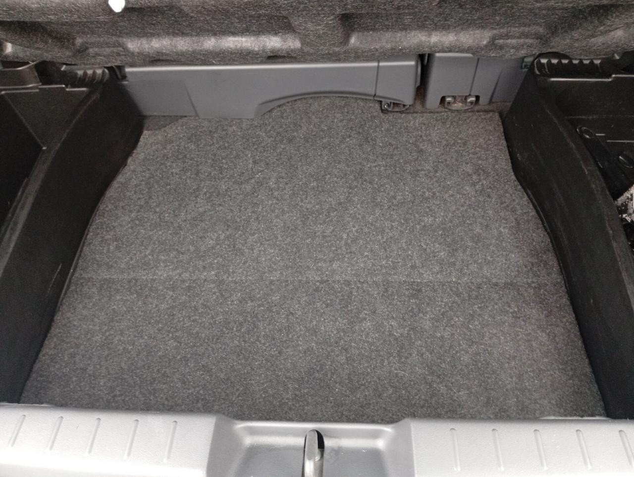 Toyota Yaris 1.3 5 porte Sol