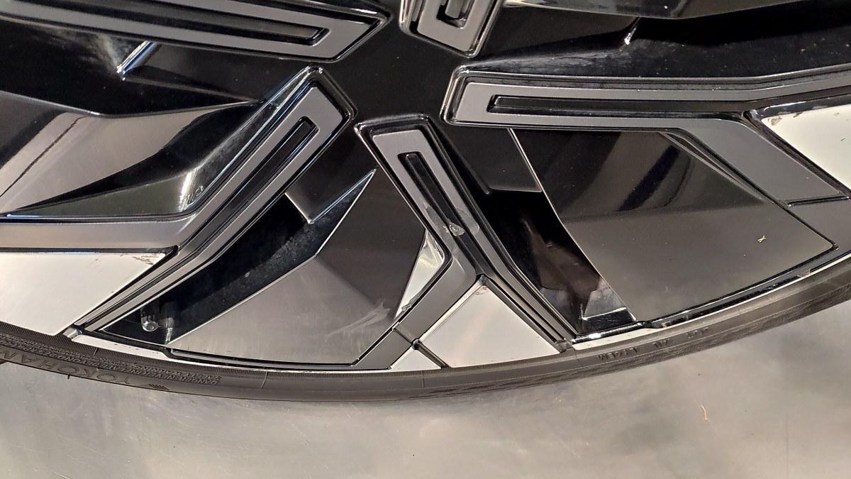 VOLVO Ex30 Single Motor Extended Range Rwd Ultra