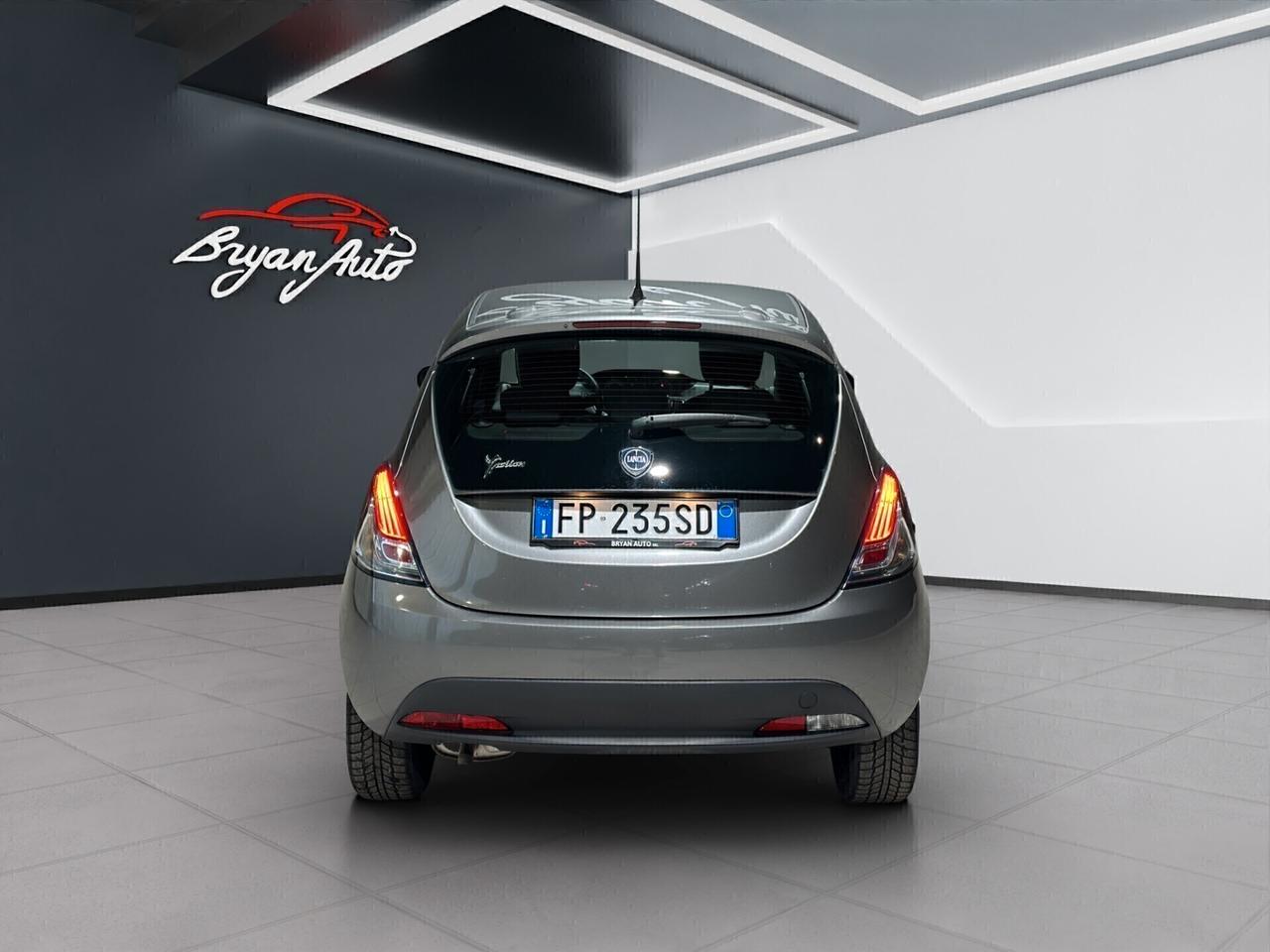 Lancia Ypsilon 1.2 69 CV 5 porte Elefantino