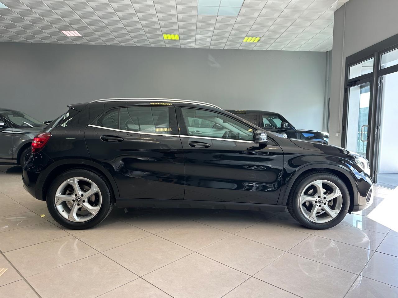 Mercedes-benz GLA 180 Sport PARI A NUOVO