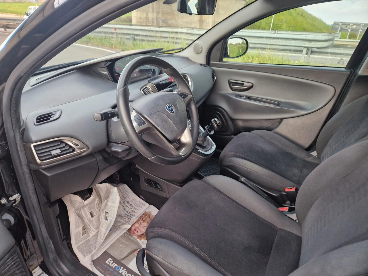 Lancia Ypsilon 0.9 TwinAir 85 CV 5 porte Metano Ecochic Gold