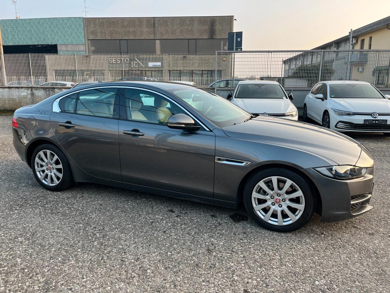 Jaguar XE 2.0 D Turbo 180CV aut. Pure