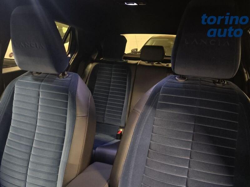 Lancia Ypsilon Ibrida Ibrida Edizione Cassina e-DCT