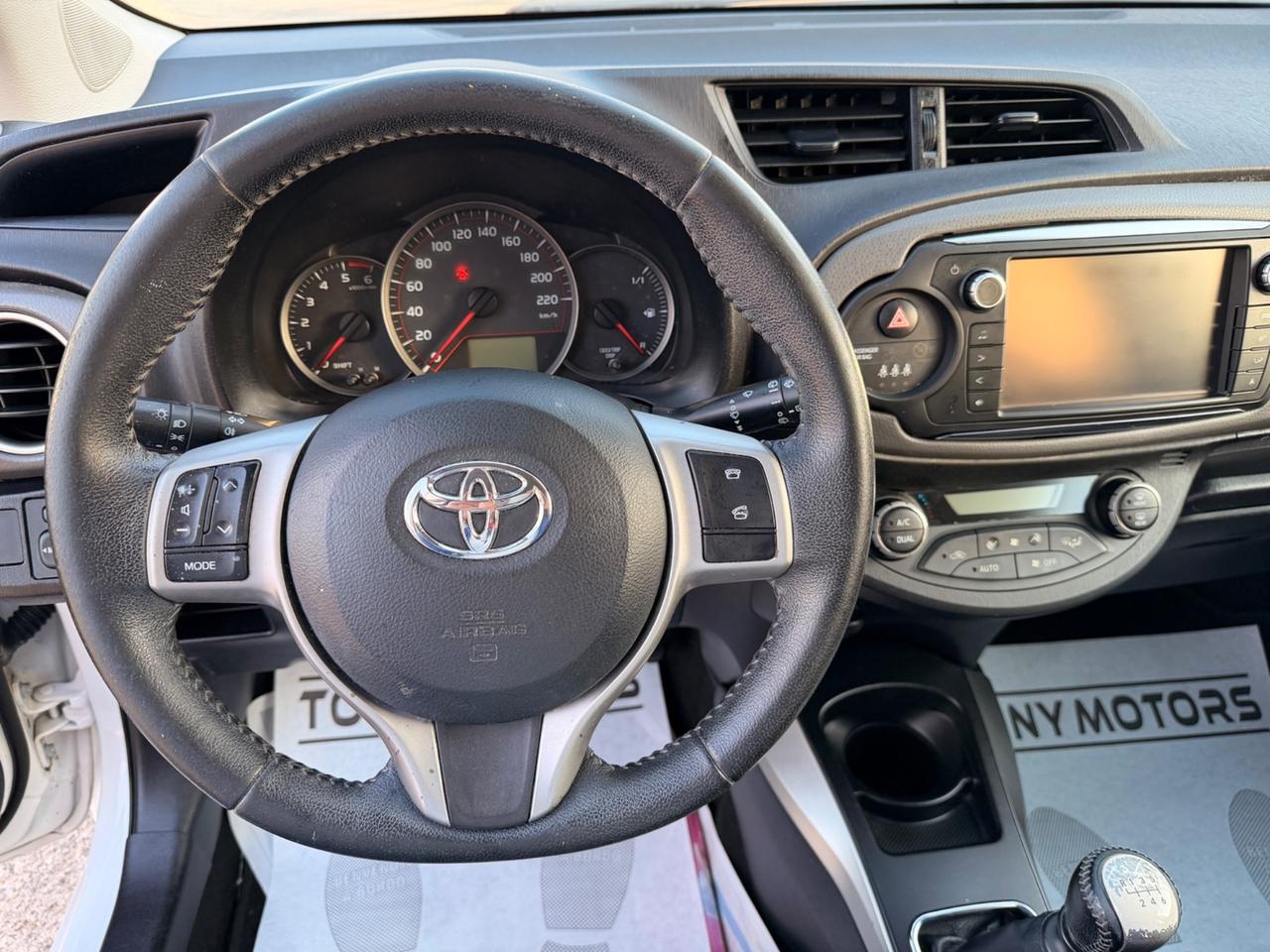 Toyota Yaris 1.4 D-4D 5 porte Lounge (GARANZIA TOYOTA 6 ANNI)