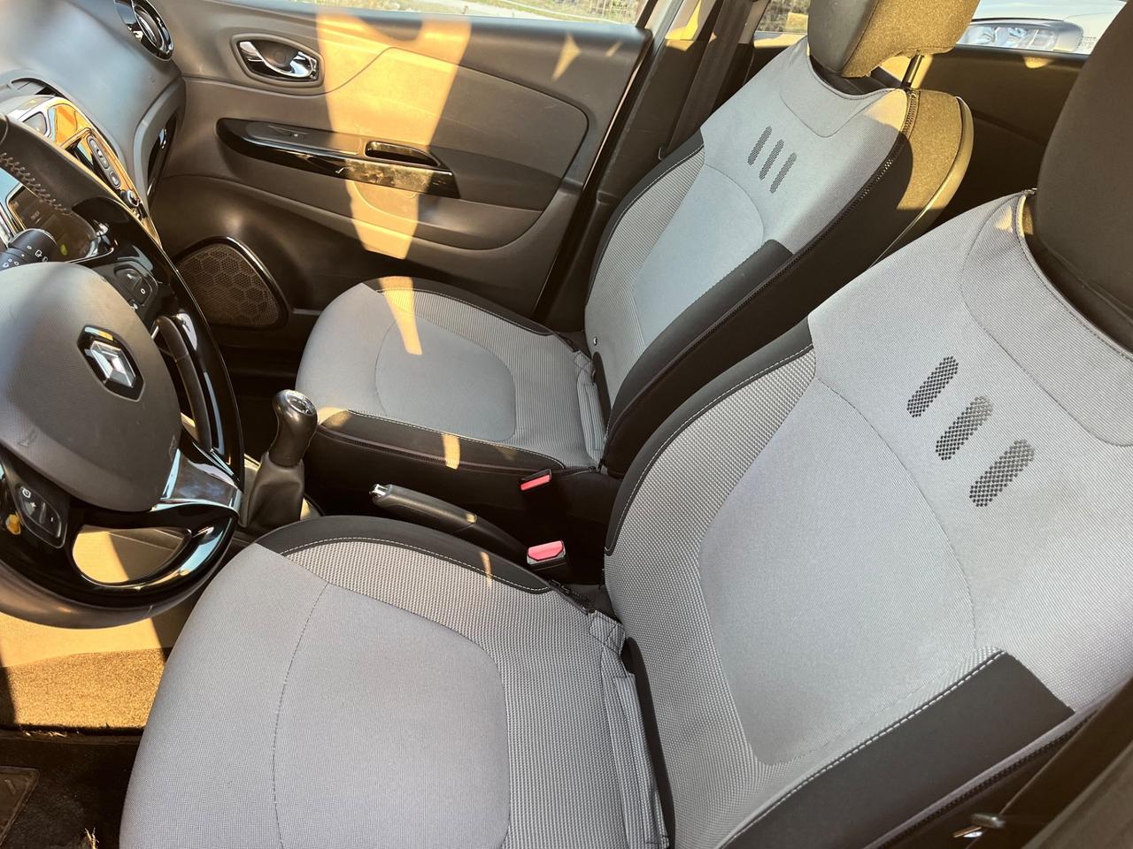 Renault Captur 1.5 dCi 8V 90 CV con navigatore