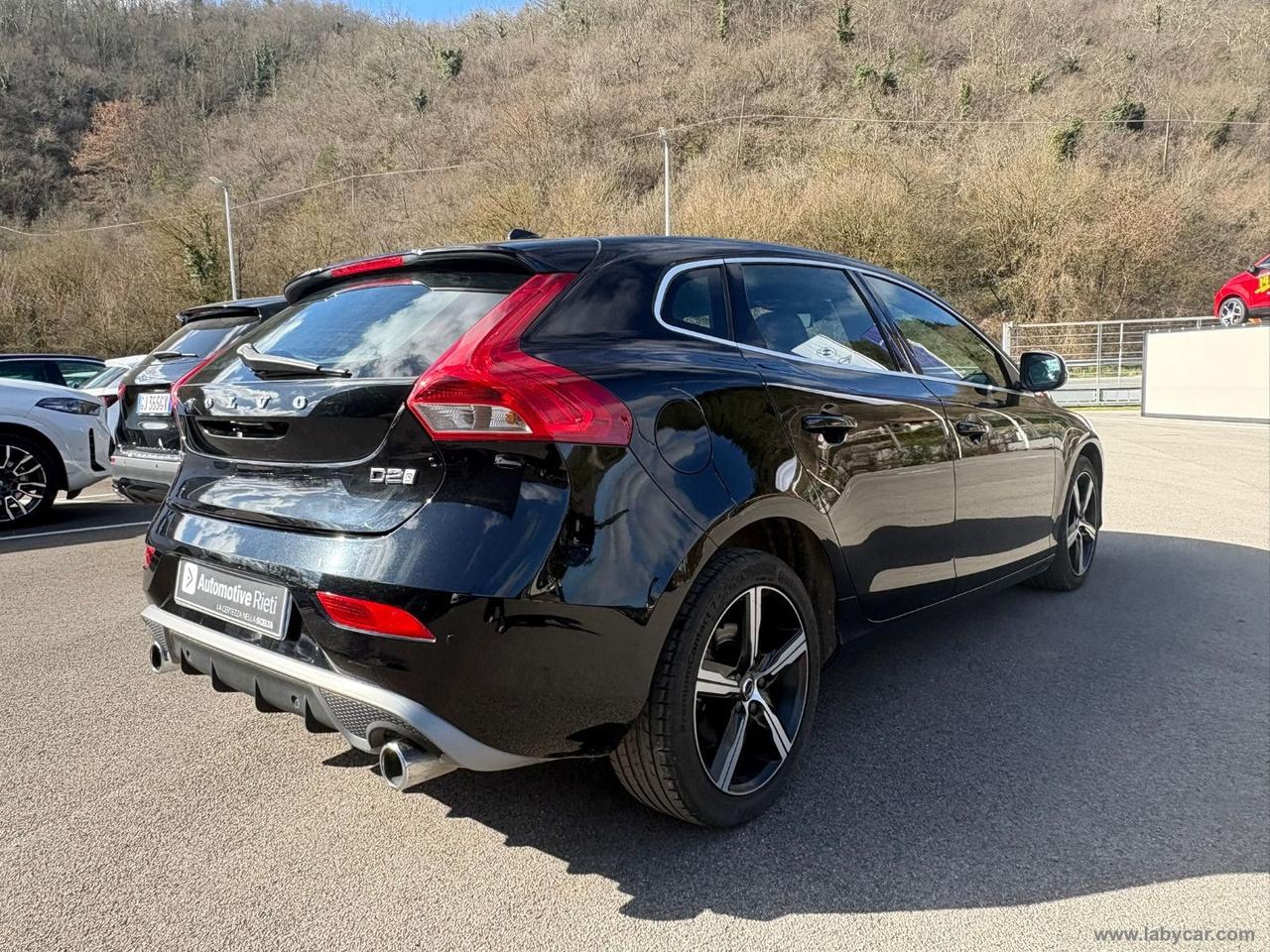 VOLVO V40 D2 R-design