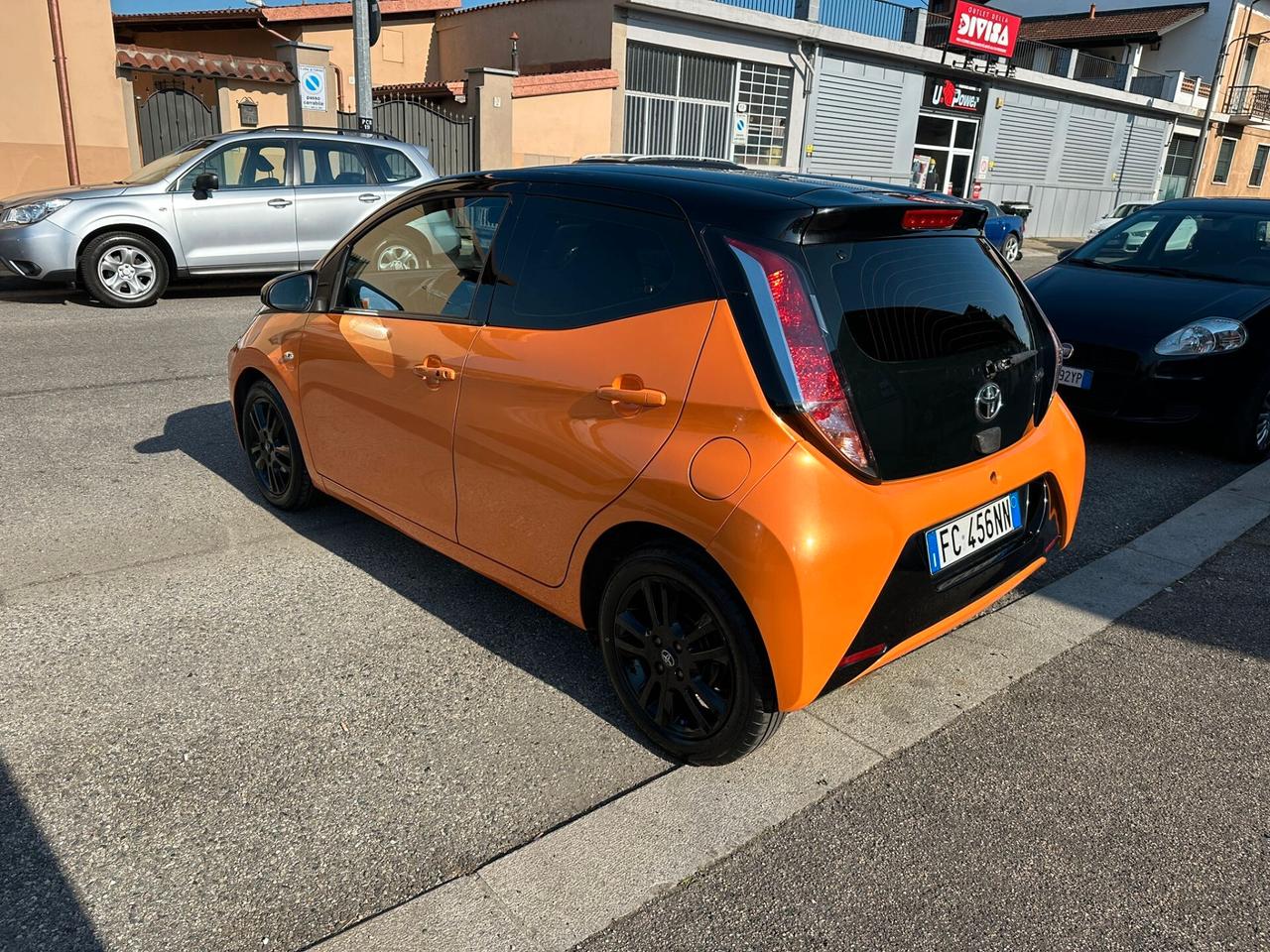 Toyota Aygo 1.0 VVT-i 69 CV 5 porte x-cool