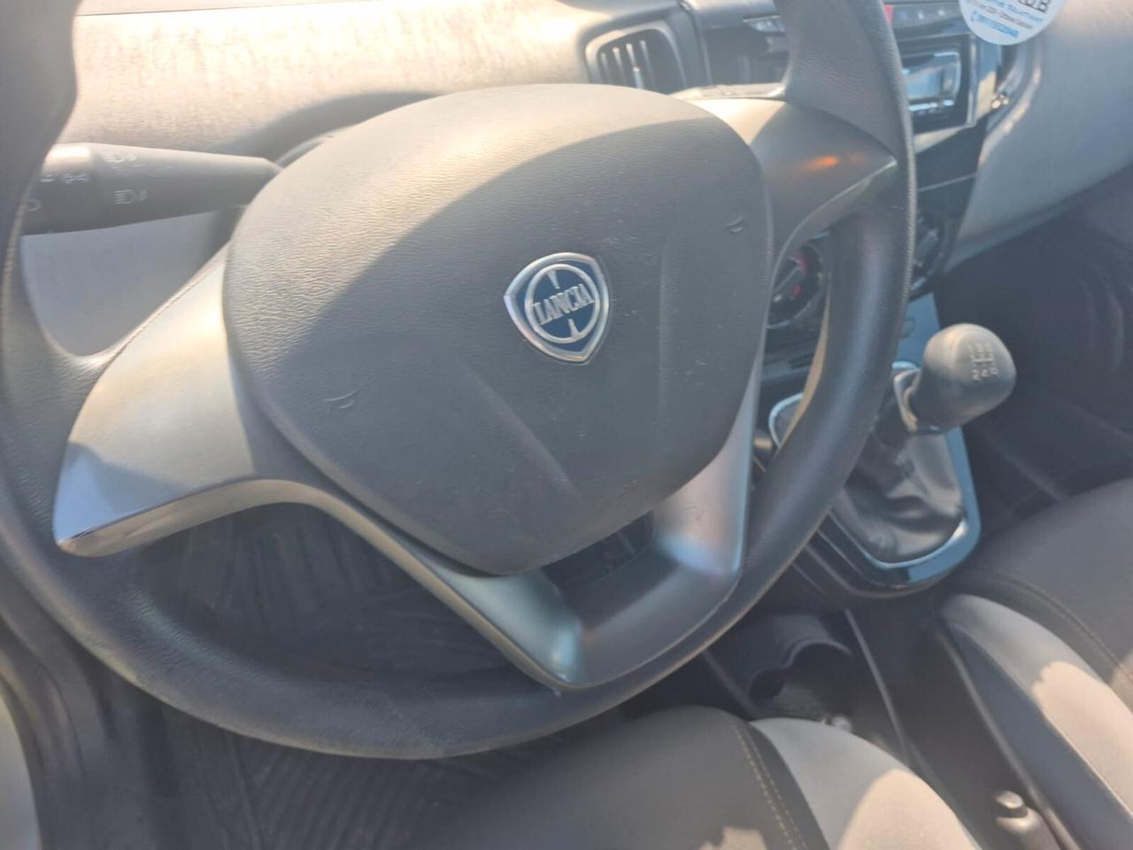 Lancia Ypsilon 1.2 69 CV 5 porte GPL Ecochic Silver
