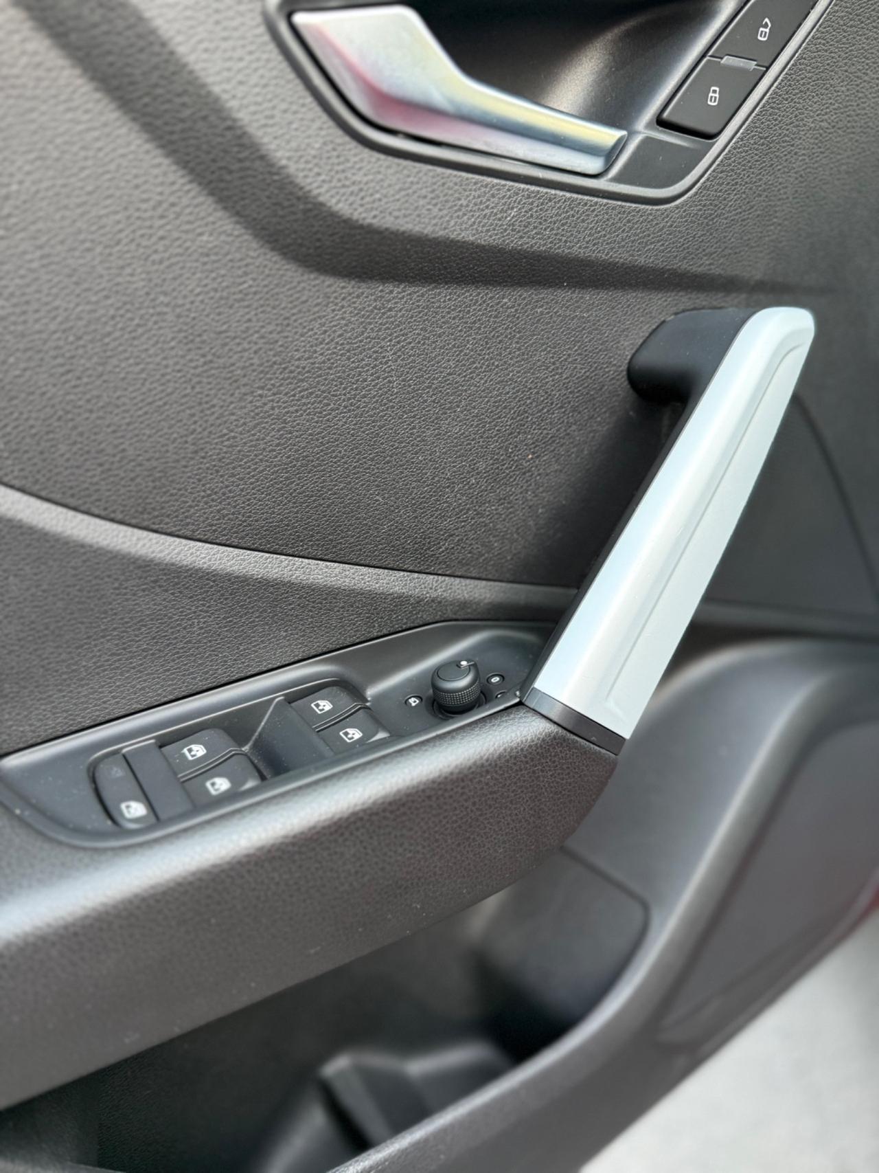 Audi Q2 1.6 TDI Design UNICO PROP - 2017