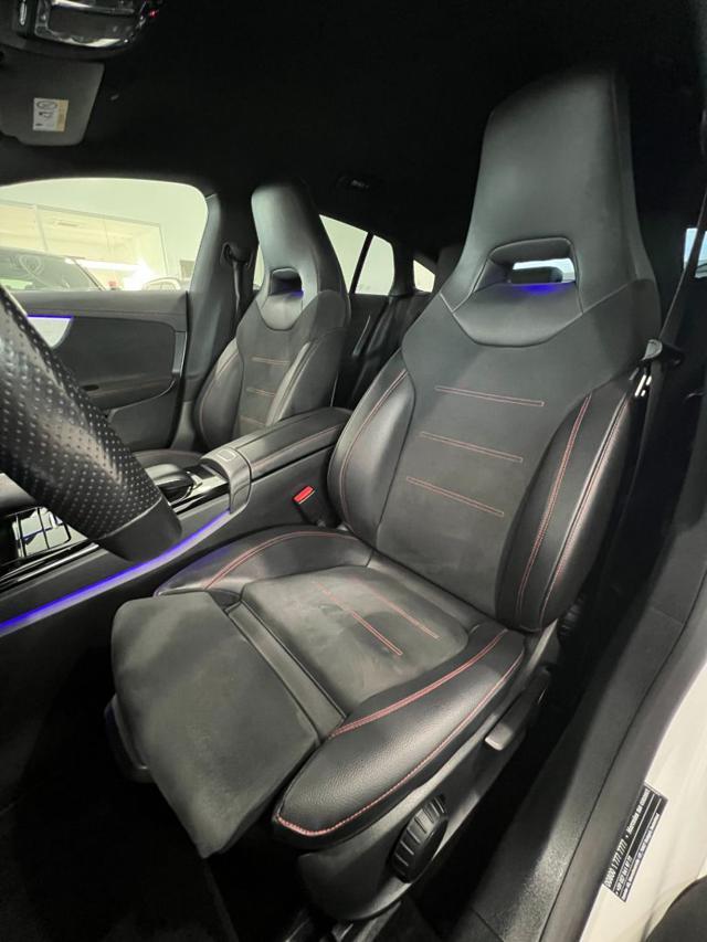 MERCEDES-BENZ CLA 200 d Automatic Shooting Brake Premium Black Pack