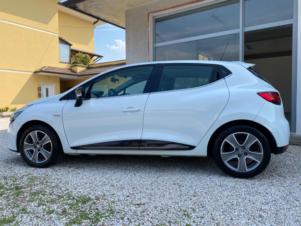 Renault Clio TCe 12V 90CV Ok Neopatentati unico proprietario