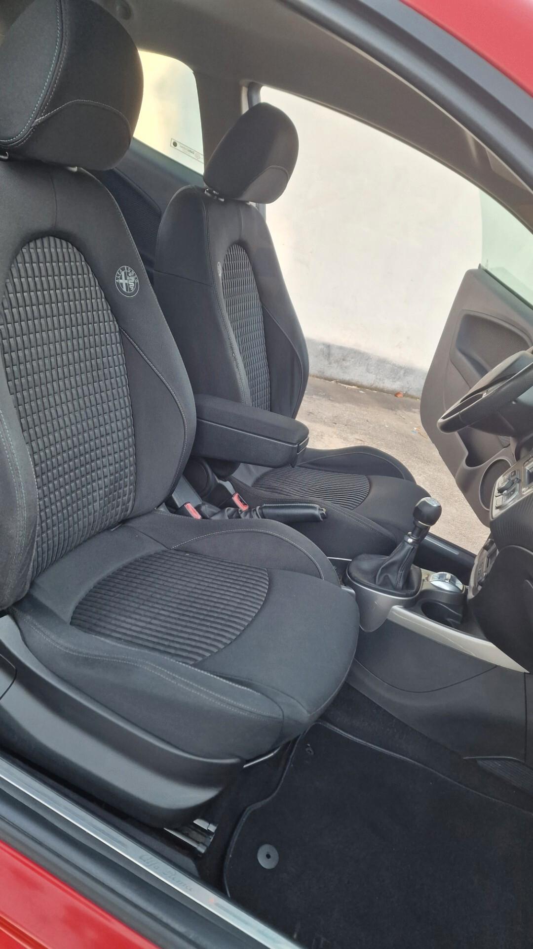 Alfa Romeo MiTo 1.6 JTDm 16V Distinctive Sport Pack