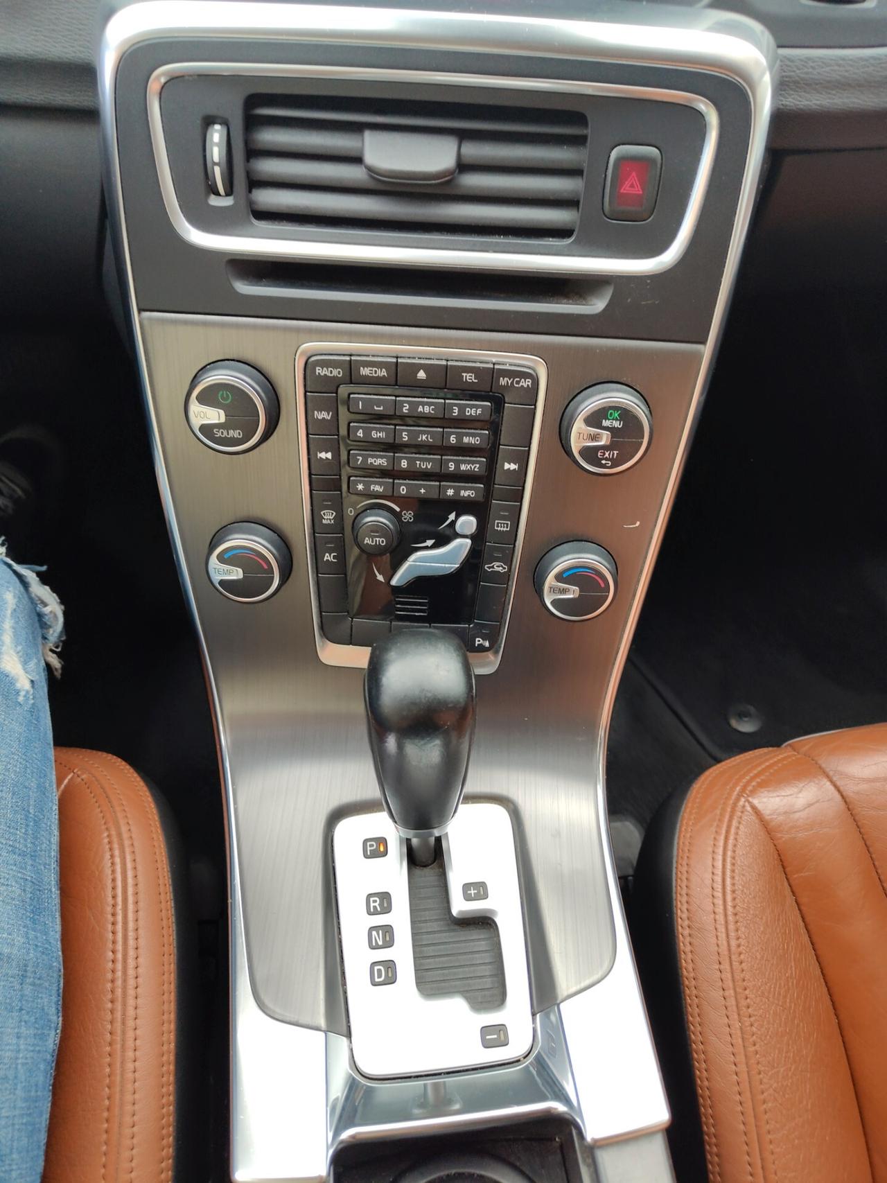 Volvo V60 D5 Geartronic Summum