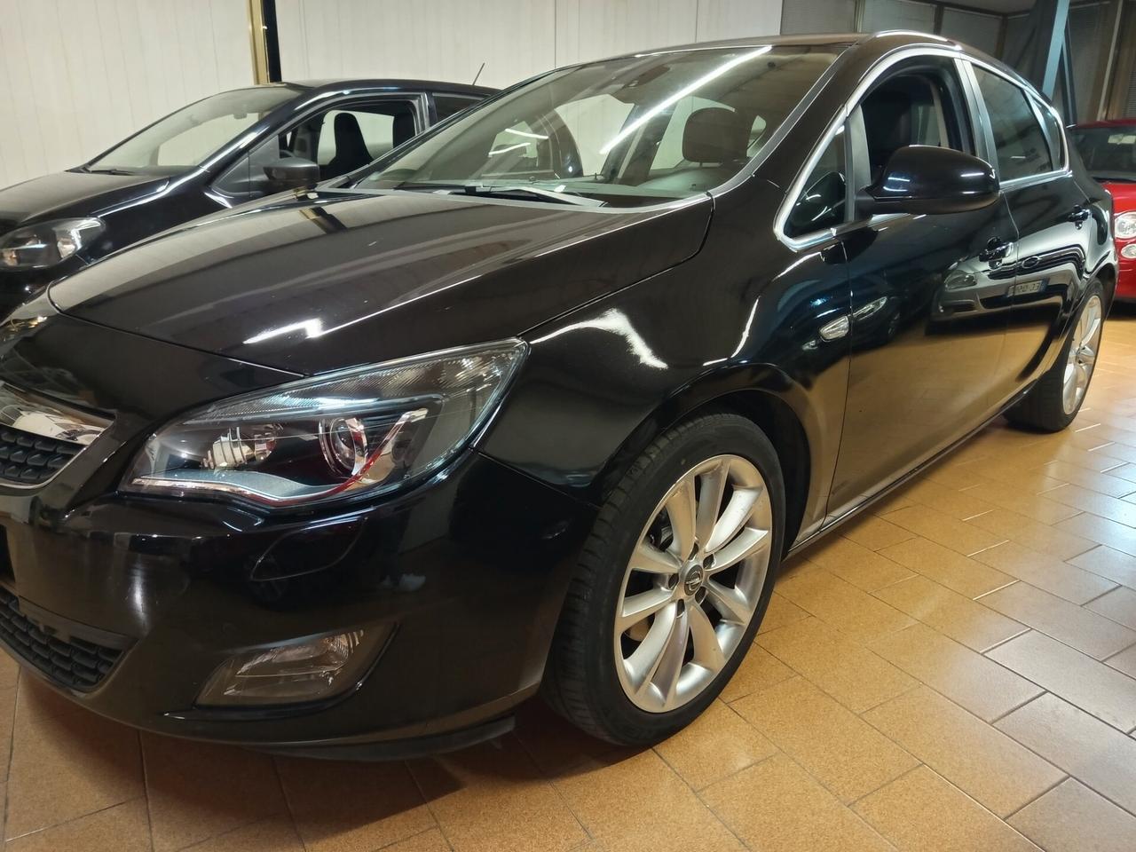 Opel Astra 1.7 CDTI 125CV 5 porte Cosmo ok neopatentati