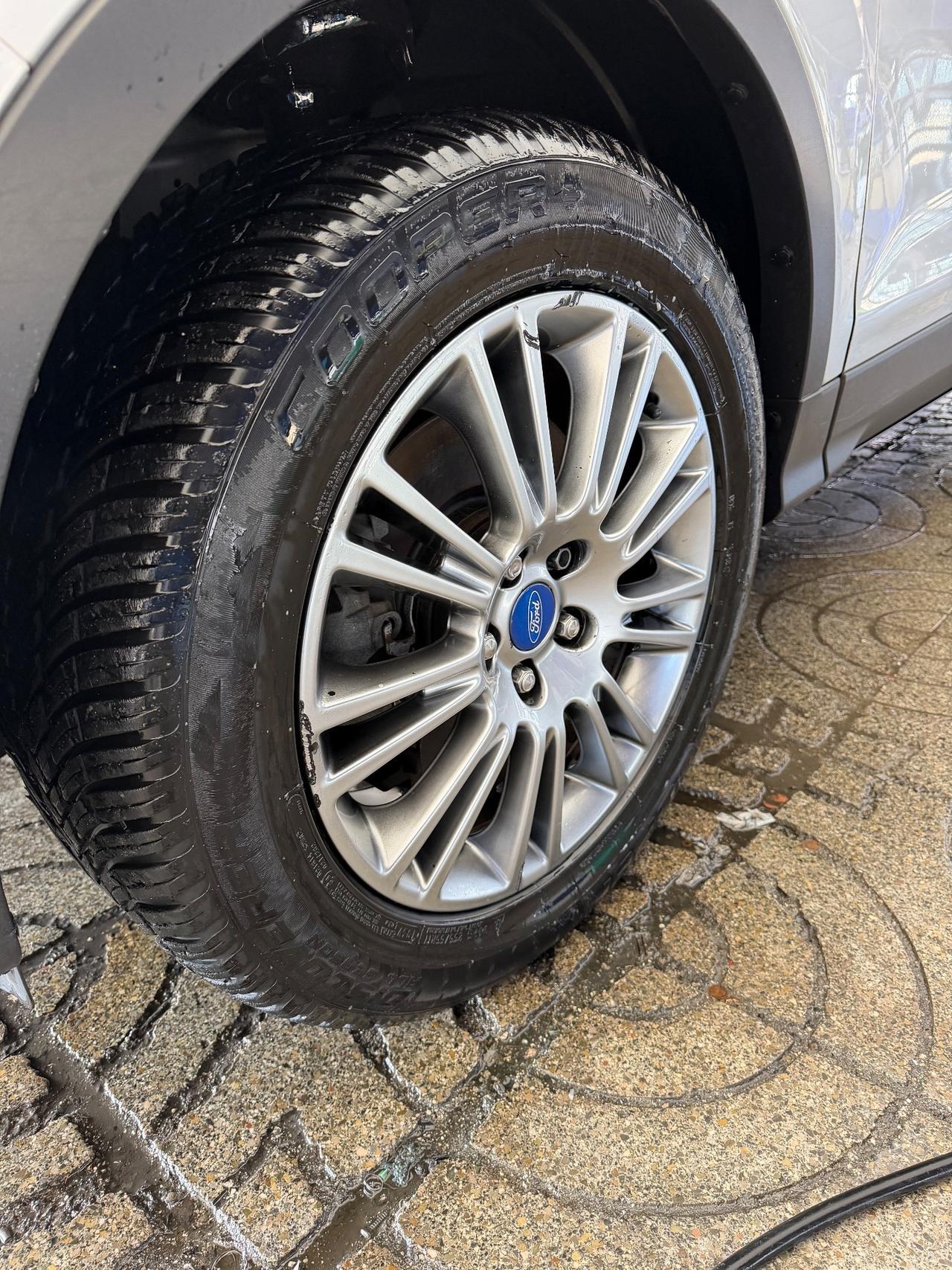 Ford Kuga 2.0 TDCI 140 CV 4WD Powershift