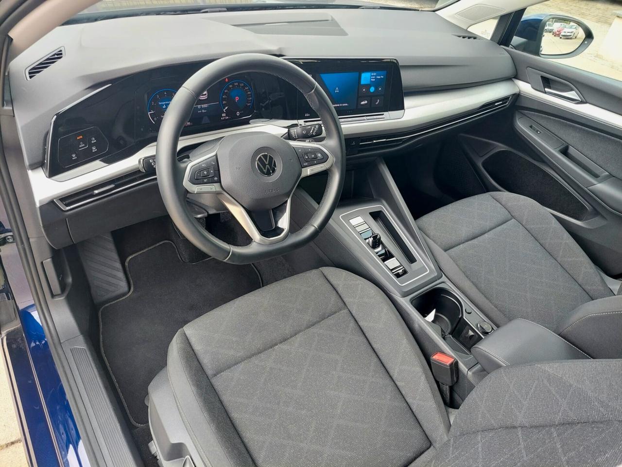 VOLKSWAGEN Golf 1.0 eTSI EVO DSG Life - 2023