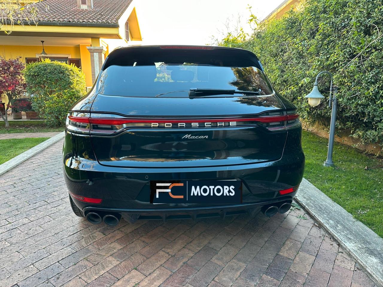 Porsche Macan 2.0 245cv TETTO-SPORT CRONO-PELLE-SCARICO-20"-FULL