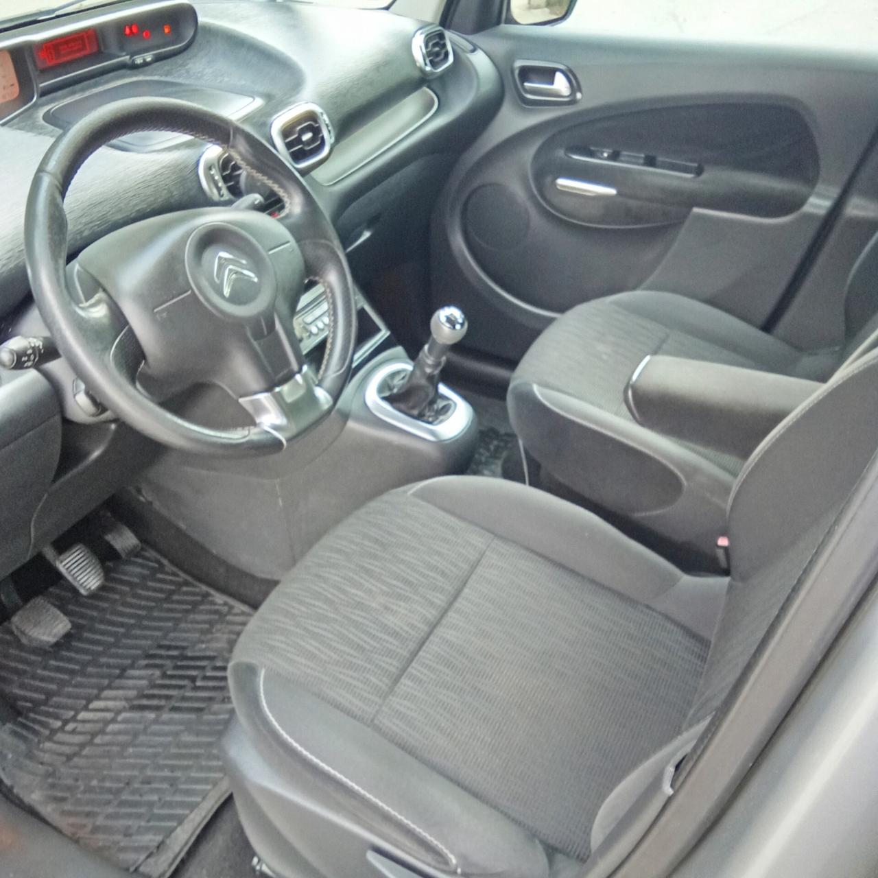 Citroen C3 Picasso 100 Exclusive E6 016