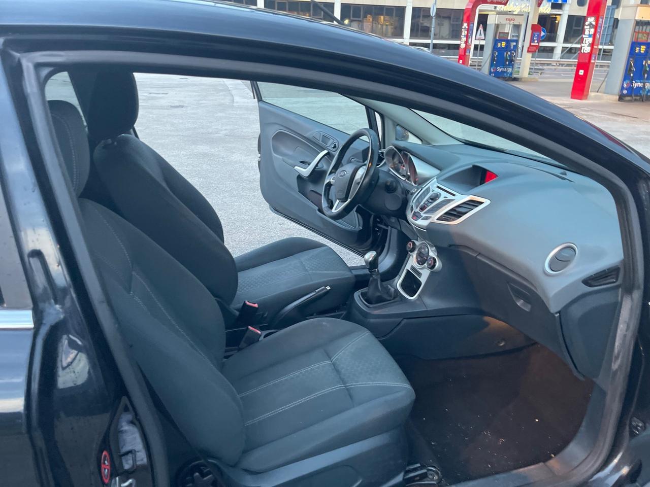 Ford Fiesta 1.4 TDCi 70CV 3 porte Titanium SI NEOPATENTATI