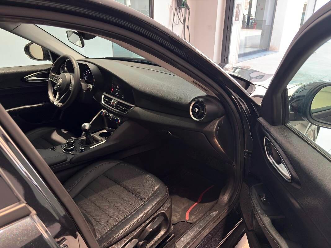 Alfa Romeo Giulia 2.2 t Super 180cv