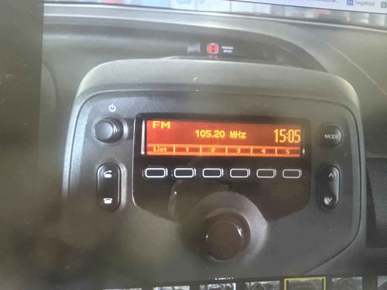 Toyota Aygo Connect 1.0 VVT-i 72 CV 5 porte x-play