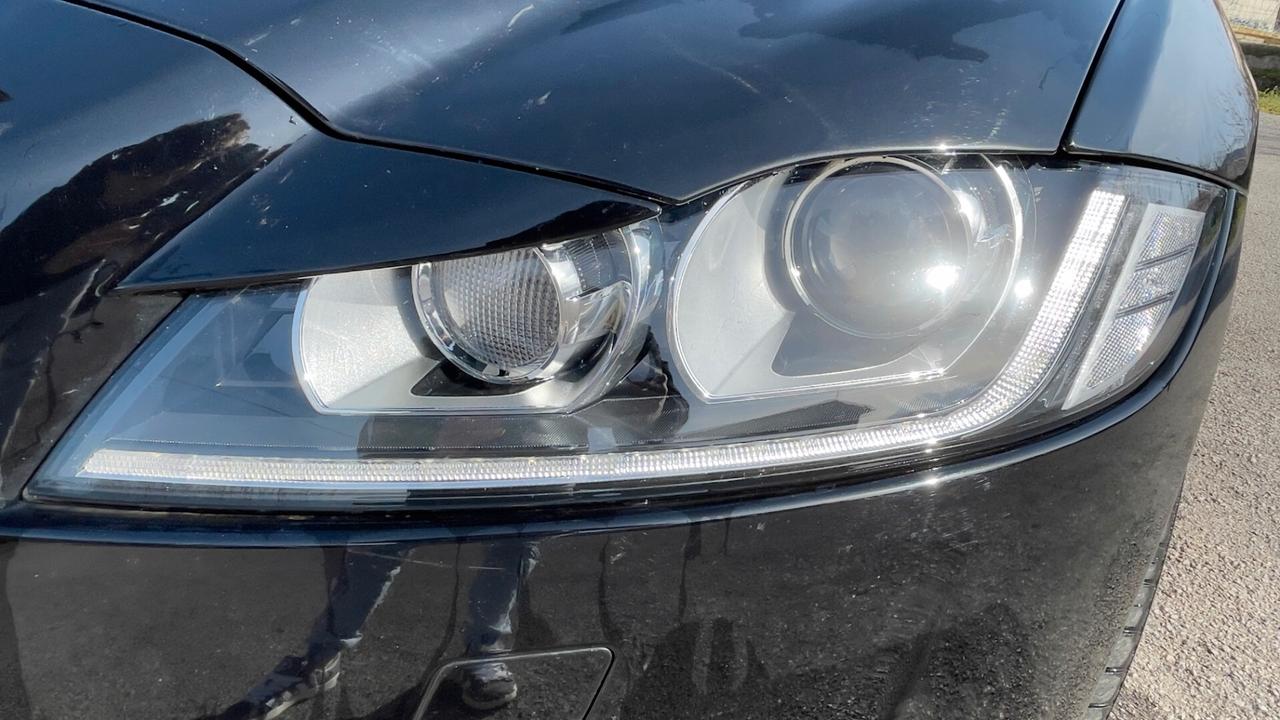 Jaguar XF 2.0 D 180 CV aut. R-Sport /(incidentata)