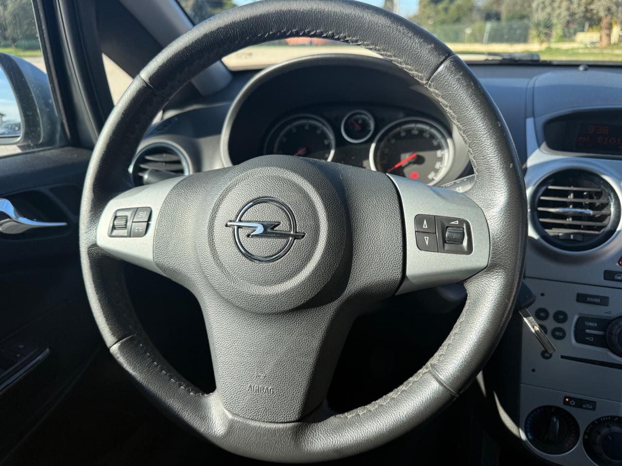 Opel Corsa 1.2 Benzina/Metano Neopatentati UNIPROPRI