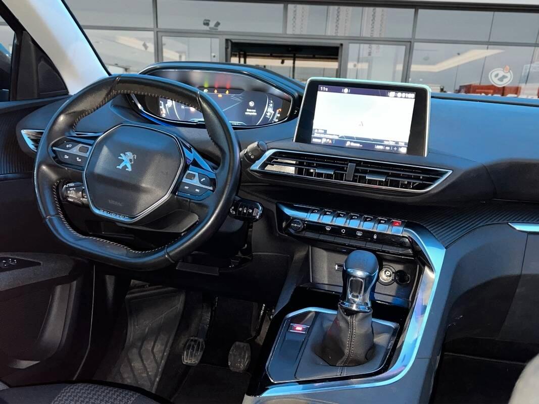 Peugeot 3008 1.5 bluehdi Business s&s 130cv Con NAVIGATORE