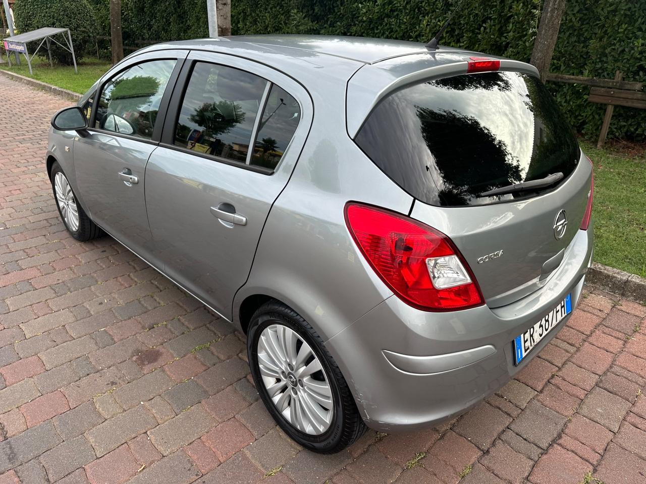 Opel Corsa 1.2 benz/GPL 2013 NEOPATENTATI