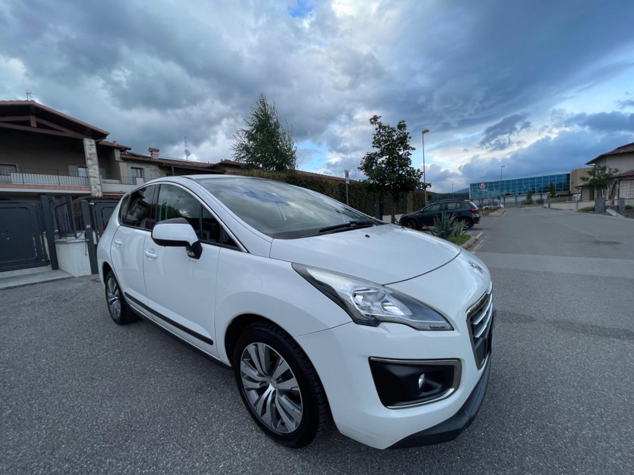 Peugeot 3008 1.6 HDi 115CV Access